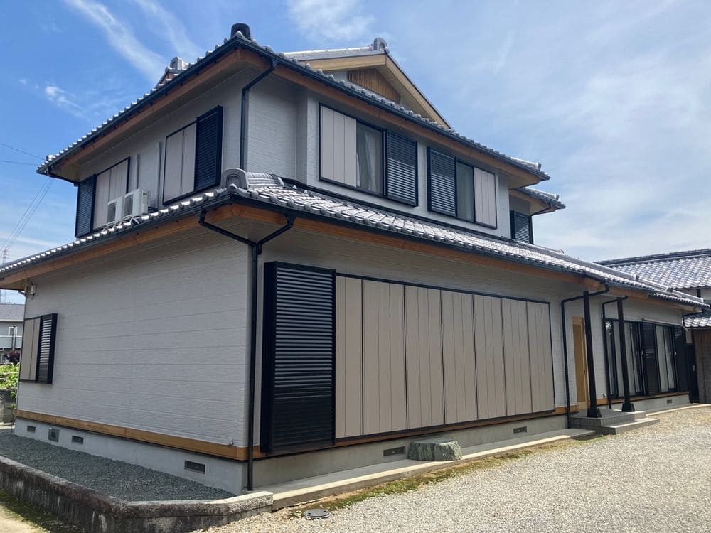 亀山市の外壁塗装をリペイント匠が施工した写真