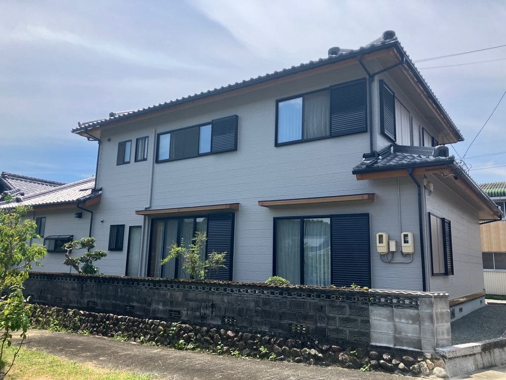 亀山市の外壁塗装をリペイント匠が施工した写真
