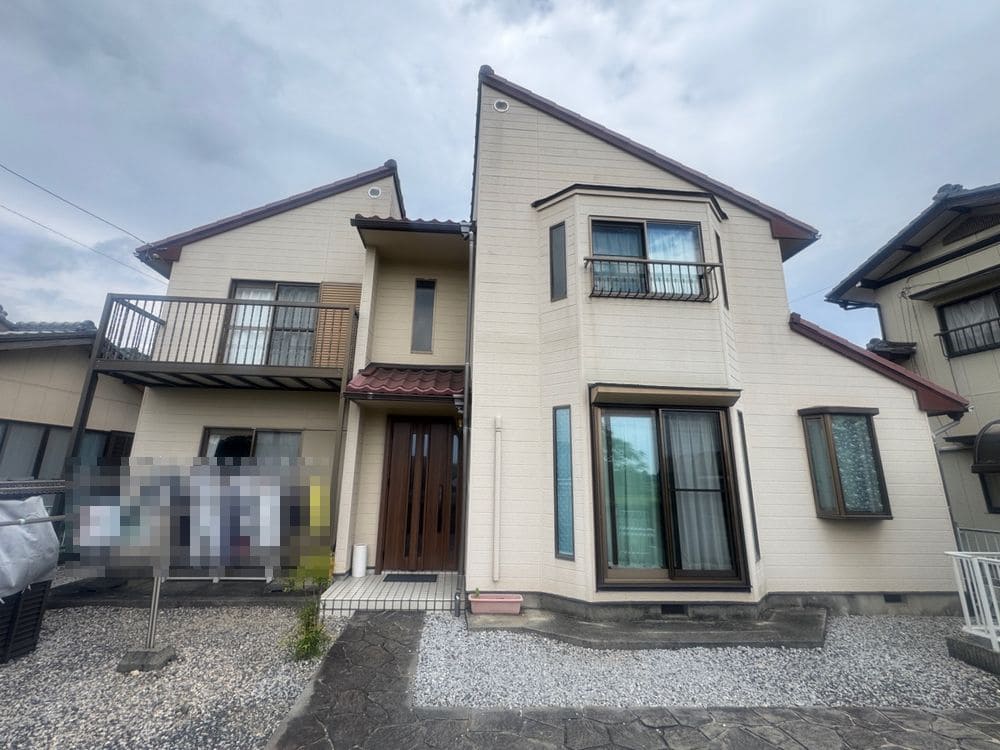 K様(四日市市あがたが丘)_施工前_外壁全体 四日市市の外壁塗装、屋根塗装をリペイント匠が施工した写真