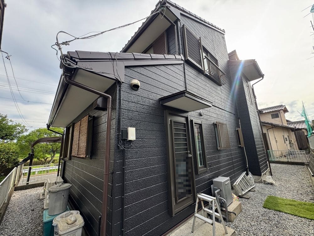 四日市市の外壁・屋根塗装をリペイント匠が施工した写真