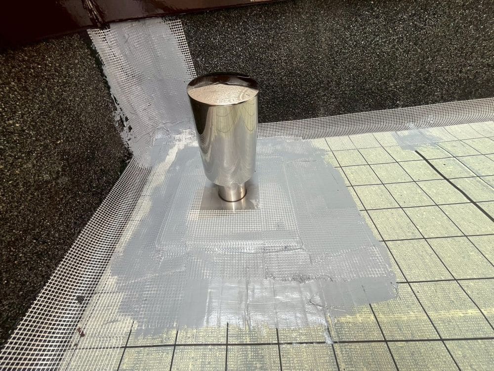 四日市市_Y様_防水②(脱気筒設置) 四日市市の防水工事をリペイント匠が施工した写真