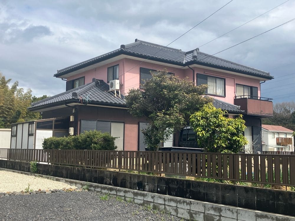 鈴鹿市_I様_施工前 (3) 鈴鹿市の外壁塗装をリペイント匠が施工した写真