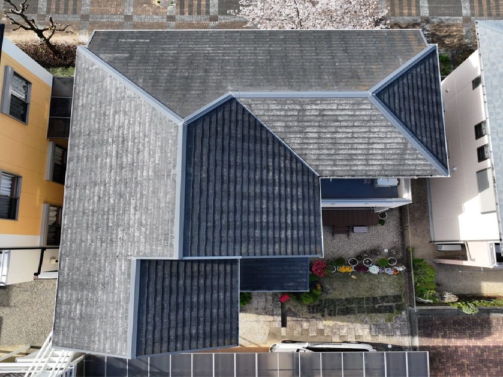 H様(津市)施工前_屋根全体 津市で外壁・屋根塗装をリペイント匠が施工した写真