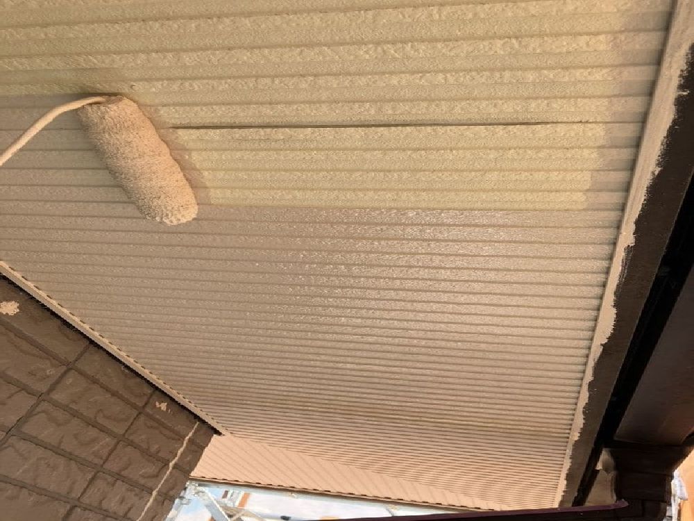 Y様(伊賀市)軒天(上塗り) 伊賀市の外壁・屋根塗装、防水工事をリペイント匠が施工した写真