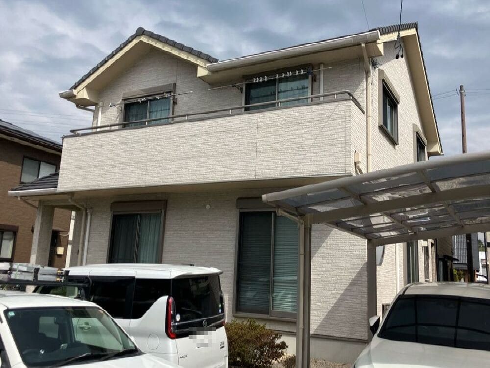 K様(津)施工前_外壁全体 (3) 津市で外壁塗装、防水工事をリペイント匠が施工した写真