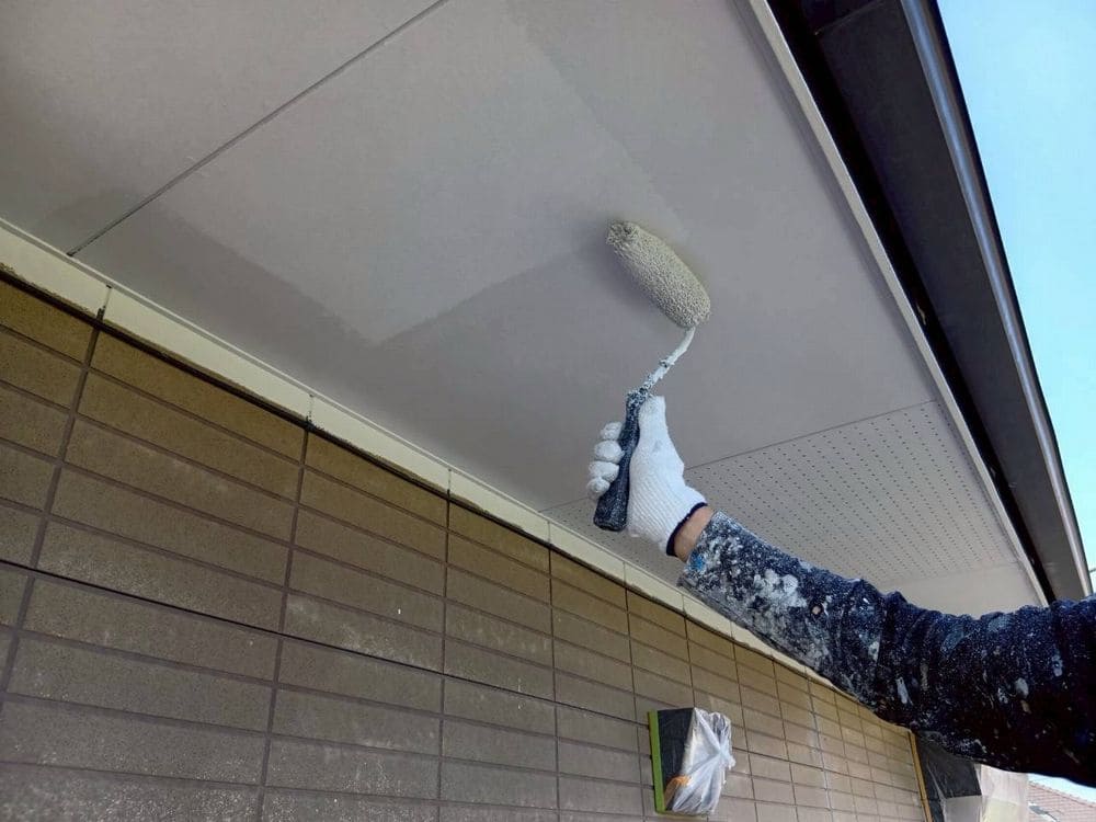 O様‗伊勢市‗軒天‗1回目 伊勢市O様邸の外壁塗装‗軒天塗装写真