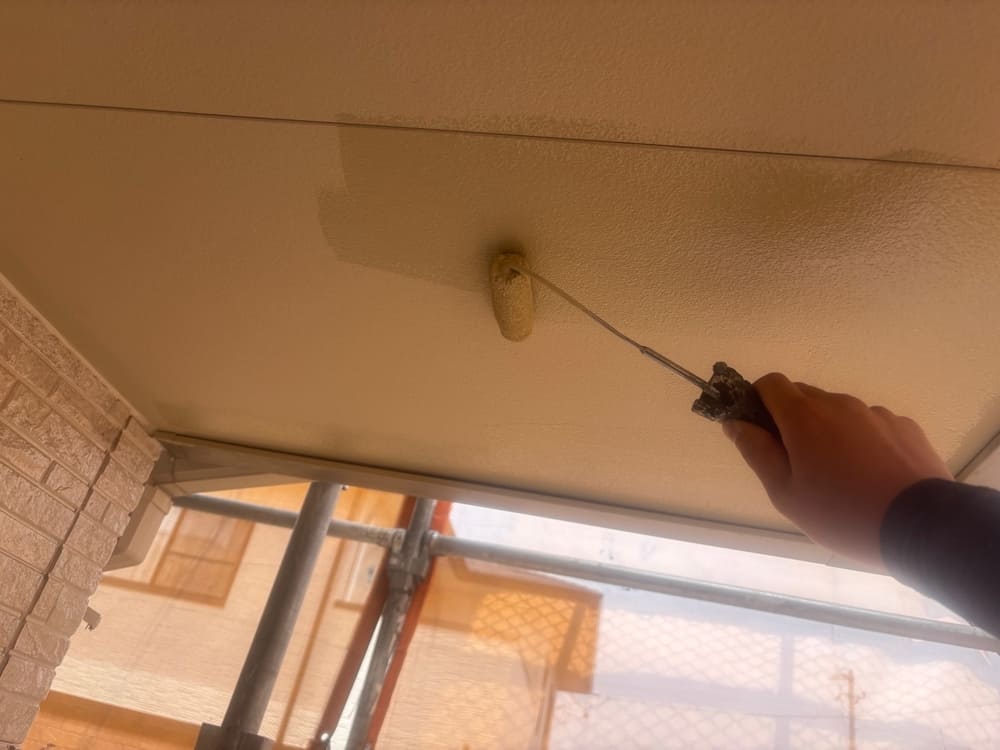 K様(津)軒天(上塗り) 津市で外壁塗装、防水工事をリペイント匠が施工した写真