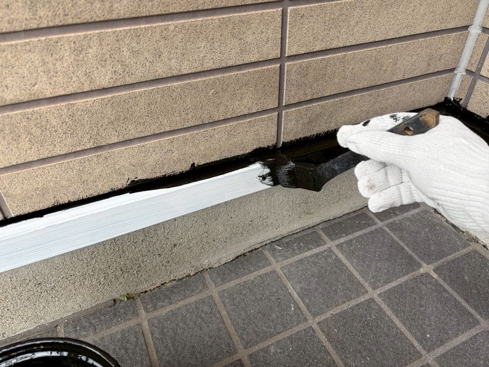 O様‗伊勢市‗水切り‗2回目 伊勢市O様邸の外壁塗装‗水切り塗装写