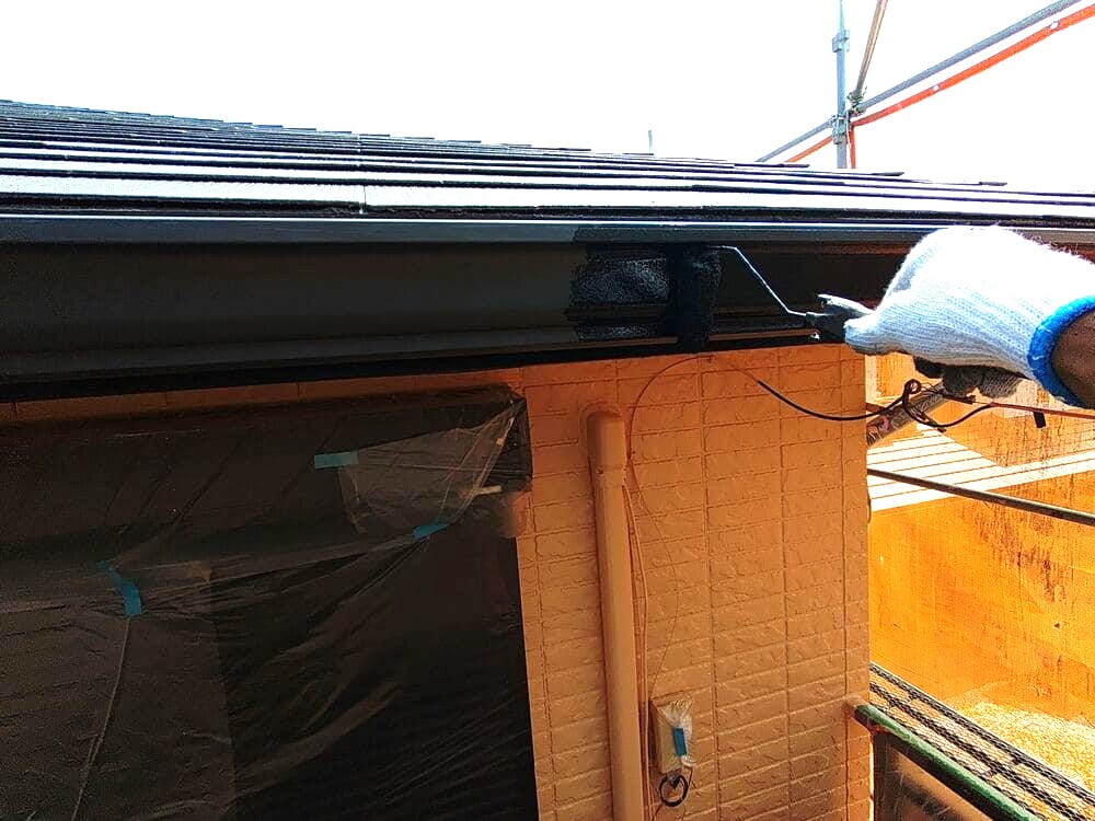 Y様(伊賀市)樋(中塗り) 伊賀市の外壁・屋根塗装、防水工事をリペイント匠が施工した写真
