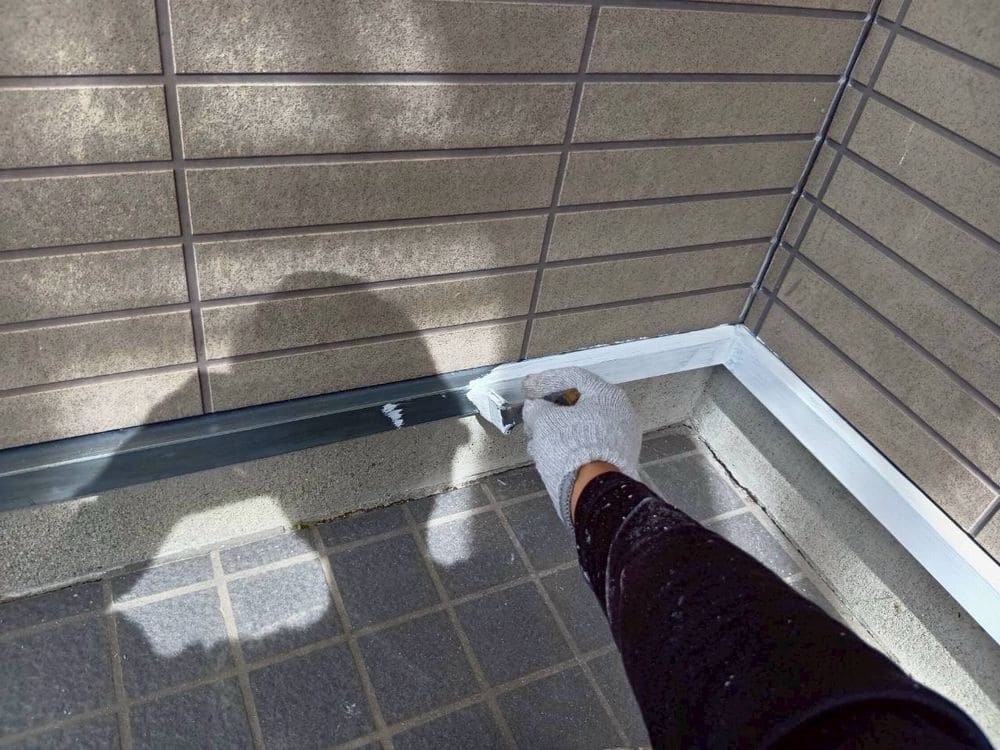 O様‗伊勢市‗水切り‗1回目 伊勢市O様邸の外壁塗装‗水切り塗装写真