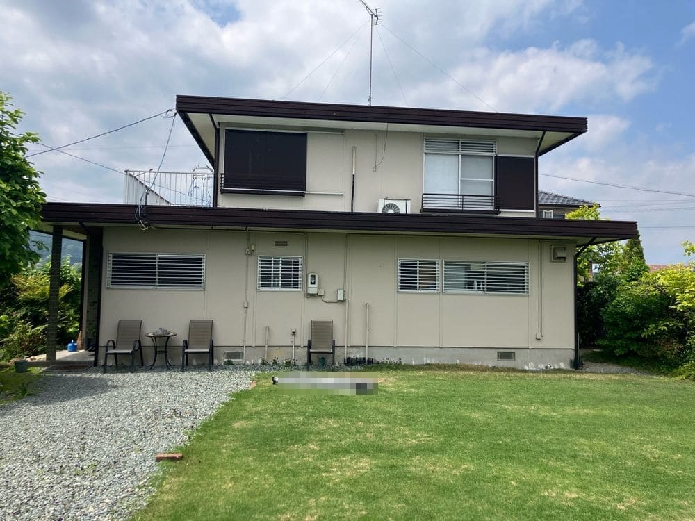 施工前_外壁全体 松阪市で外壁塗装と屋根工事をリペイント匠が施工した写真