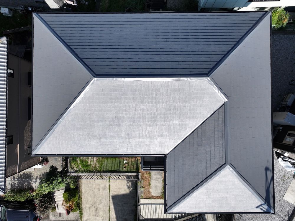 四日市市_M様_屋根全体(施工後) 四日市市M様邸の外壁・屋根塗装写真