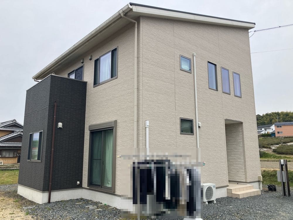 四日市市_M様_外壁全体4(施工前) 四日市市の外壁・屋根塗装をリペイント匠が施工した写真