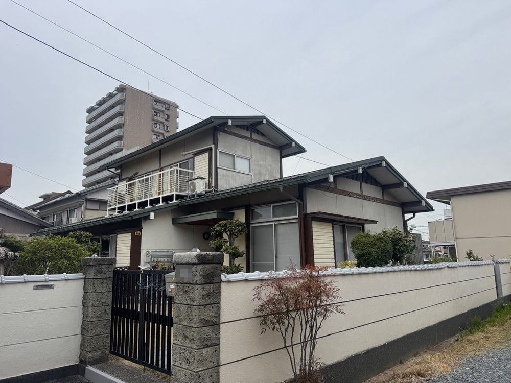 四日市市の外壁塗装をリペイント匠が施工した写真