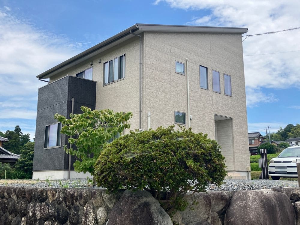 四日市市_M様_外壁全体4(施工後) 四日市市の外壁・屋根塗装をリペイント匠が施工した写真