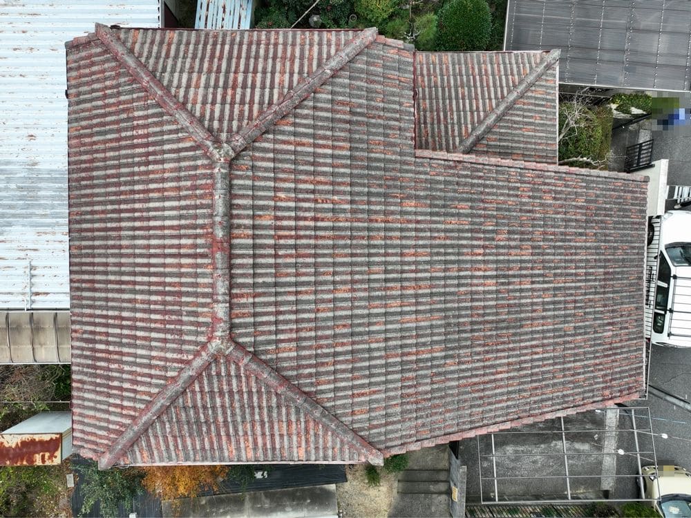 四日市市_O様_屋根全体1(施工前) 四日市市の屋根塗装をリペイント匠が施工した写真