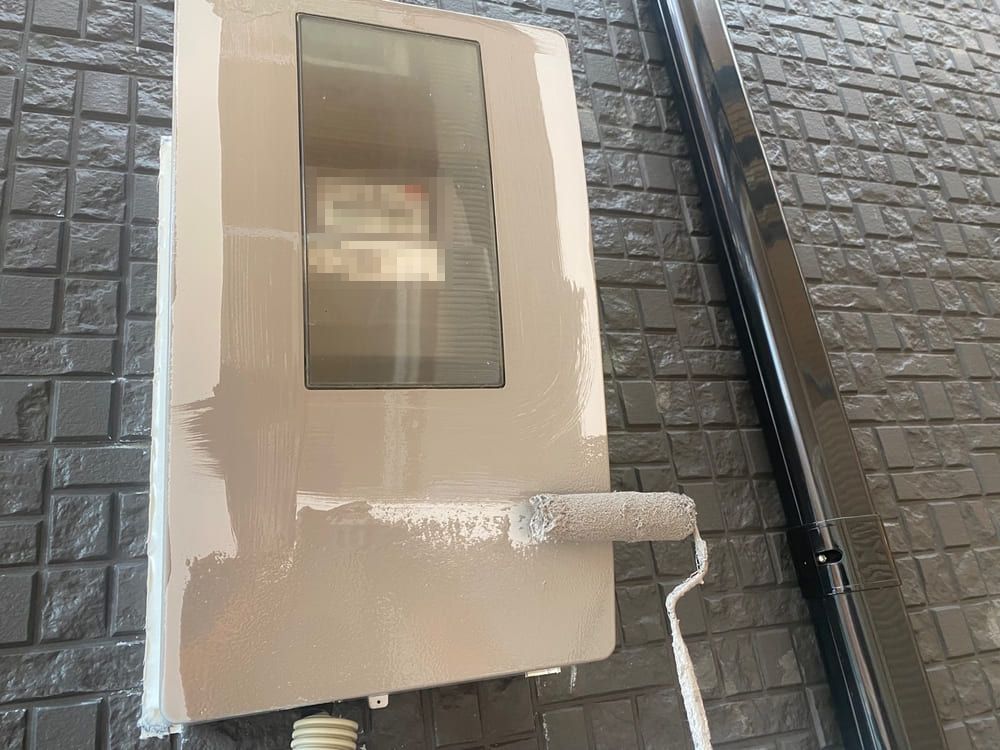 S様(伊賀)電気メーター中塗り 伊賀市の外壁塗装をリペイント匠が施工した写真