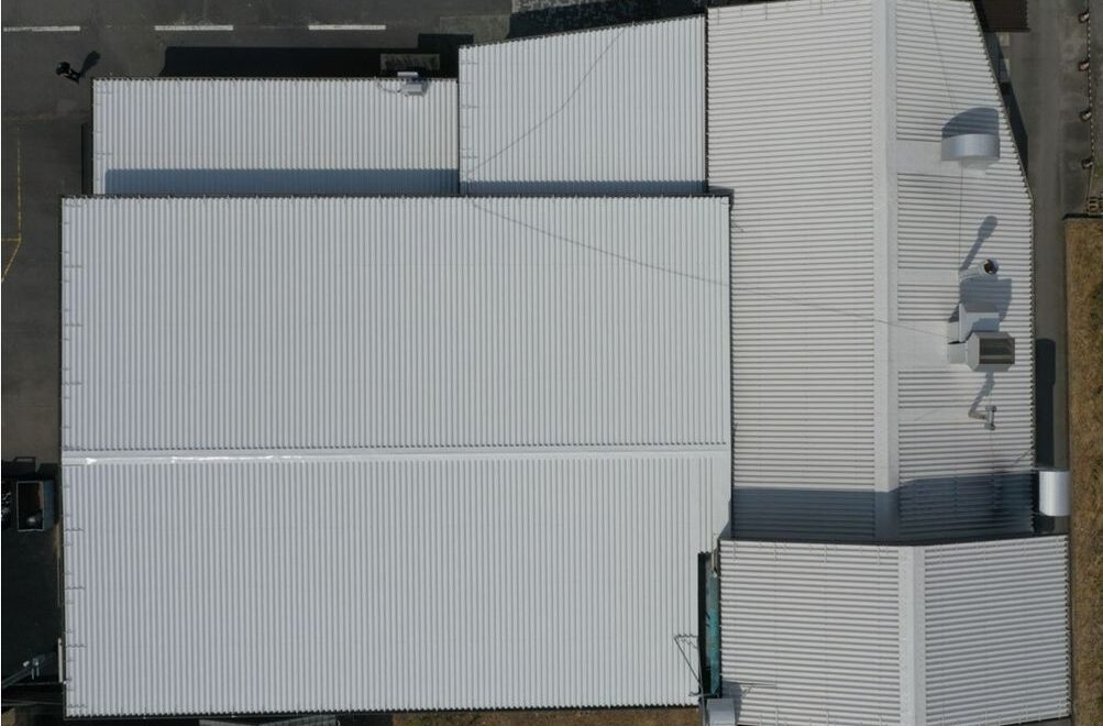 鈴鹿市の屋根塗装をリペイント匠が施工した写真