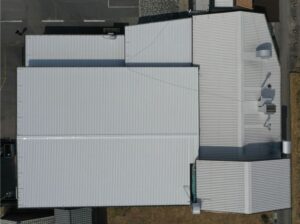 鈴鹿市の屋根塗装をリペイント匠が施工した写真