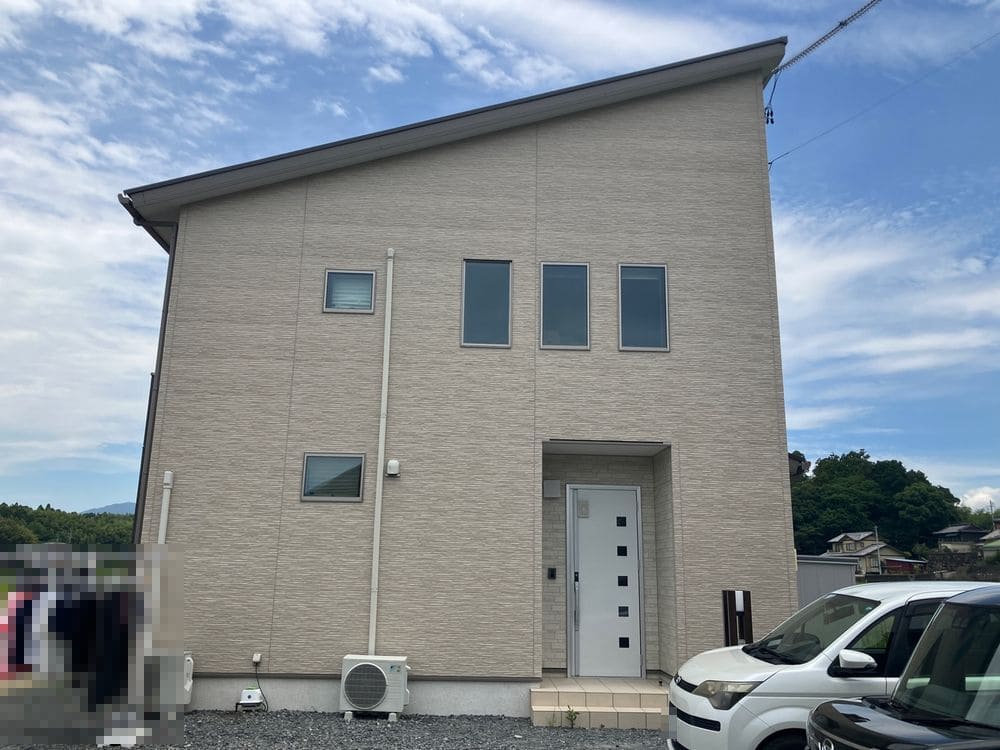 四日市市_M様_外壁全体1(施工後) 四日市市の外壁・屋根塗装をリペイント匠が施工した写真