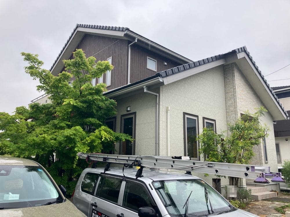 鈴鹿市_T様_施工前 (2) 鈴鹿市の外壁塗装、防水工事をリペイント匠が施工した写真