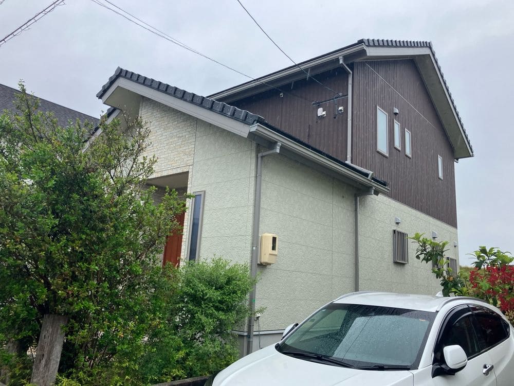 鈴鹿市_T様_施工前 鈴鹿市の外壁塗装、防水工事をリペイント匠が施工した写真