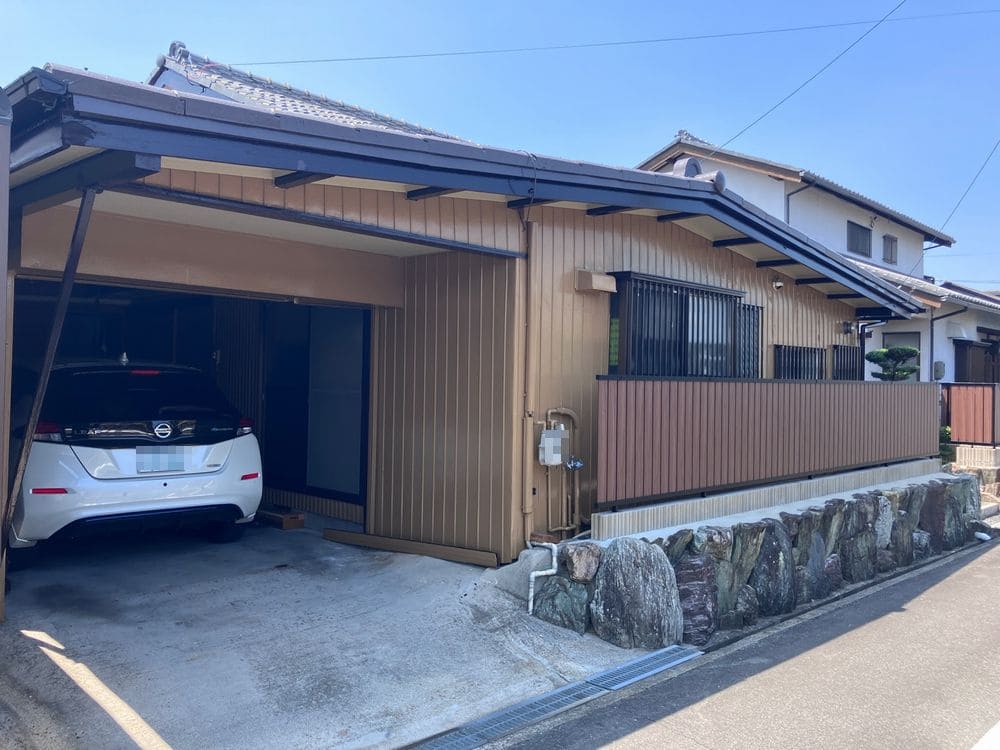鈴鹿市の外壁塗装をリペイント匠が施工した写真