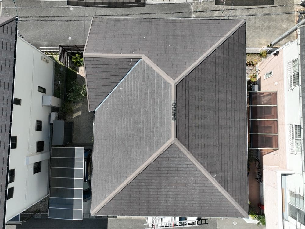 四日市市_H様_屋根全体1(施工前) 四日市市の外壁・屋根塗装をリペイント匠が施工した写真