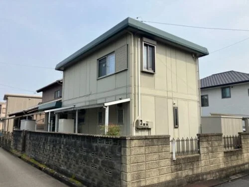 鈴鹿市K様外壁施工前 (3) 鈴鹿市の外壁塗装、屋根塗装をリペイント匠が施工した写真