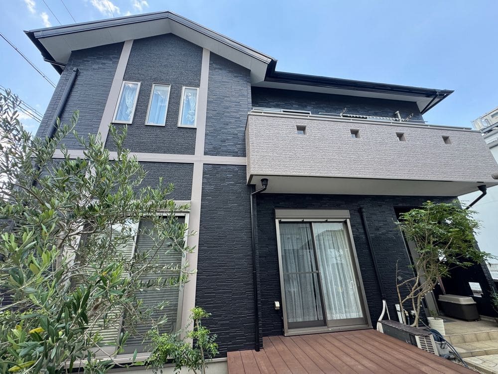 四日市市_H様_外壁全体4(施工後) 四日市市の外壁・屋根塗装をリペイント匠が施工した写真