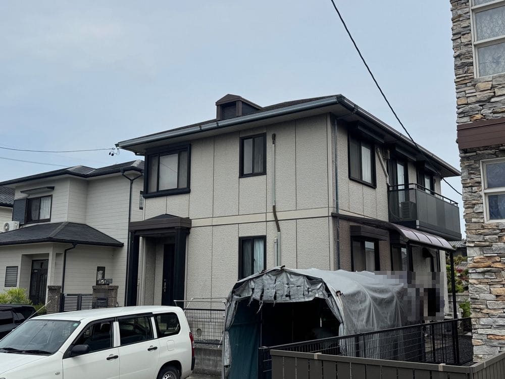 四日市市_T様_外壁全体③(施工前) 四日市市の外壁・屋根塗装をリペイント匠が施工した写真