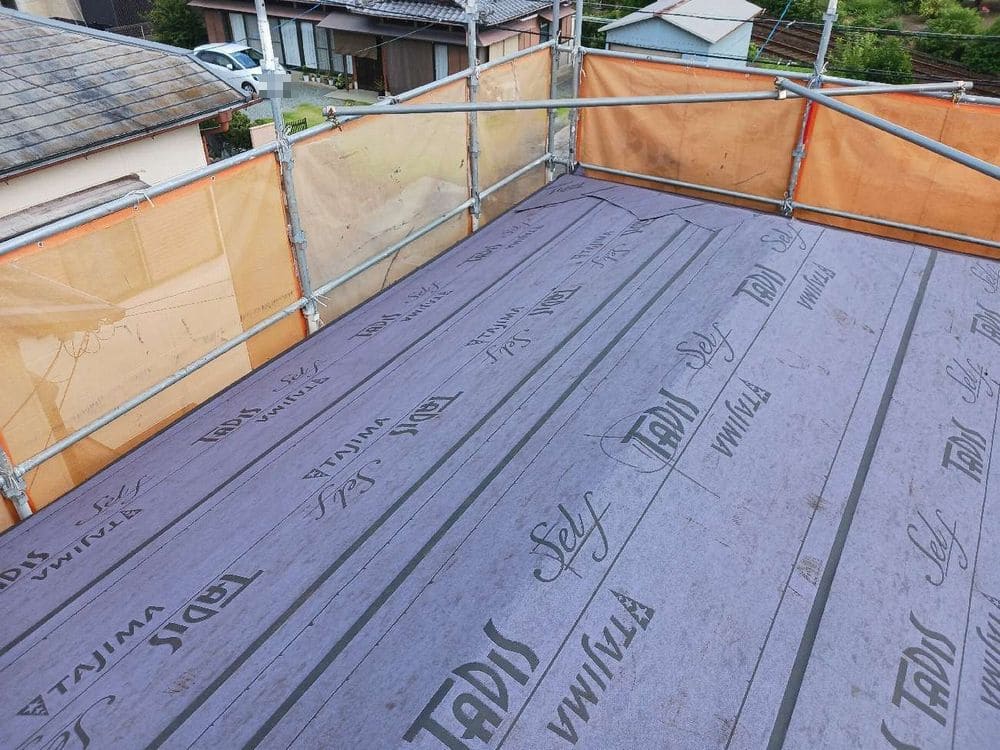 ルーフィング(施工後1) 松阪市で屋根工事をリペイント匠が施工した写真