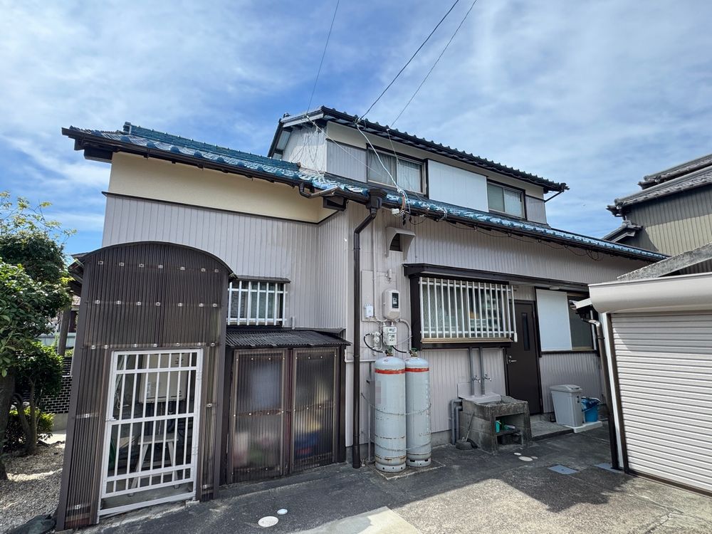 四日市市の外壁塗装をリペイント匠が施工した写真