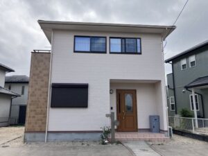 亀山市の外壁塗装をリペイント匠が施工した写真