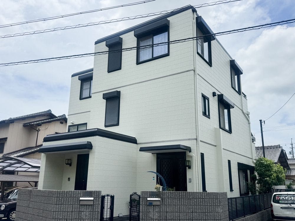 四日市市_H様_外壁全体3(施工後) 四日市市H様邸の外壁・屋根塗装の写真
