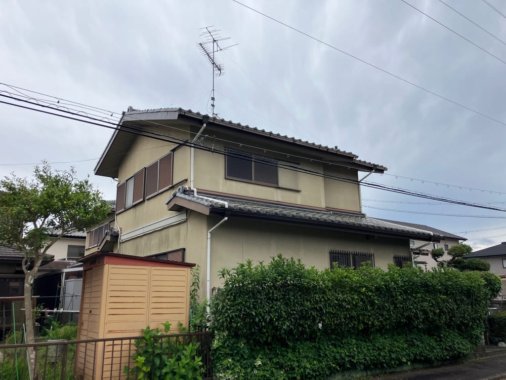 A様(津)外壁塗装施工前_外壁全体 (1)