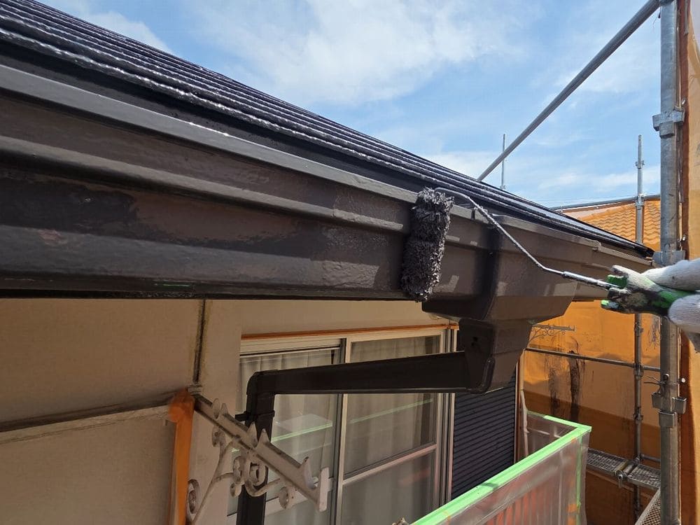 四日市市_K様_樋(上塗り) 四日市市の外壁・屋根塗装をリペイント匠が施工した写真
