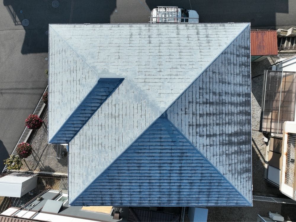 四日市市_K様_屋根全体(施工前) 四日市市の外壁・屋根塗装をリペイント匠が施工した写真