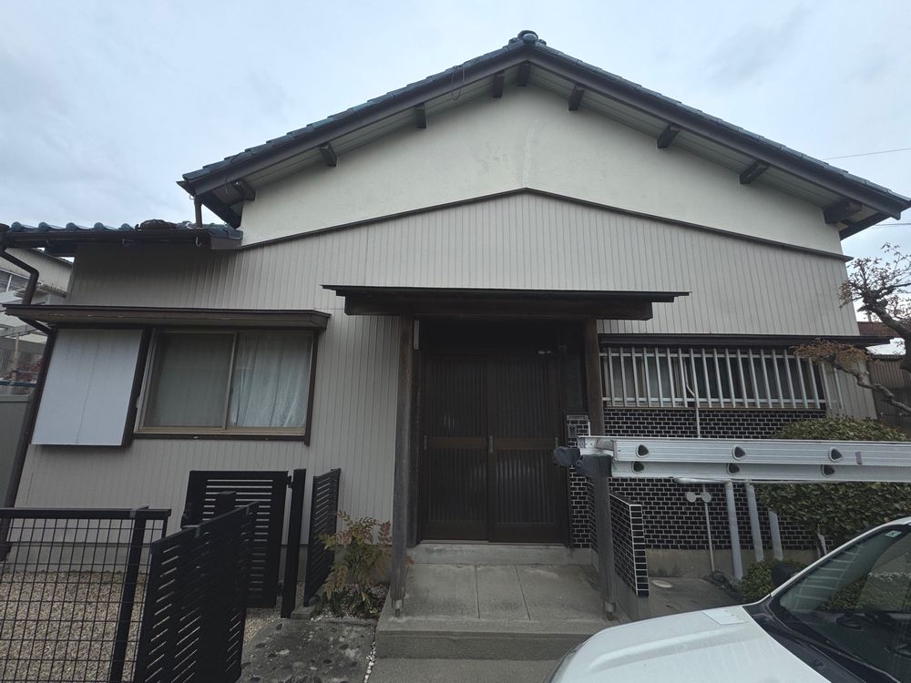 四日市市の外壁塗装をリペイント匠が施工した写真