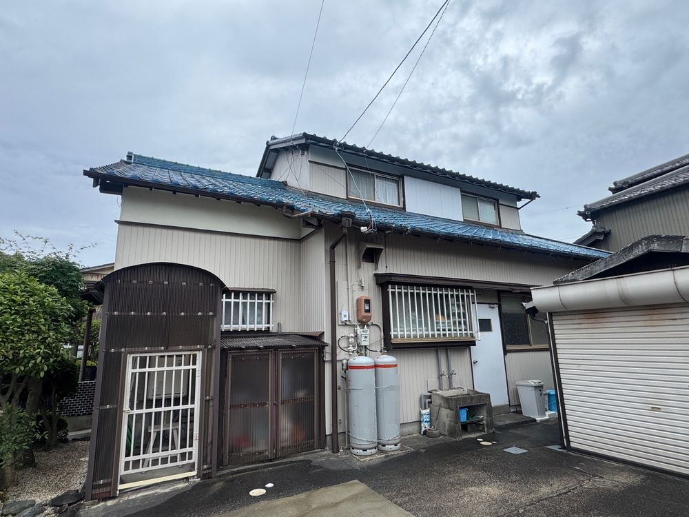 四日市市の外壁塗装をリペイント匠が施工した写真