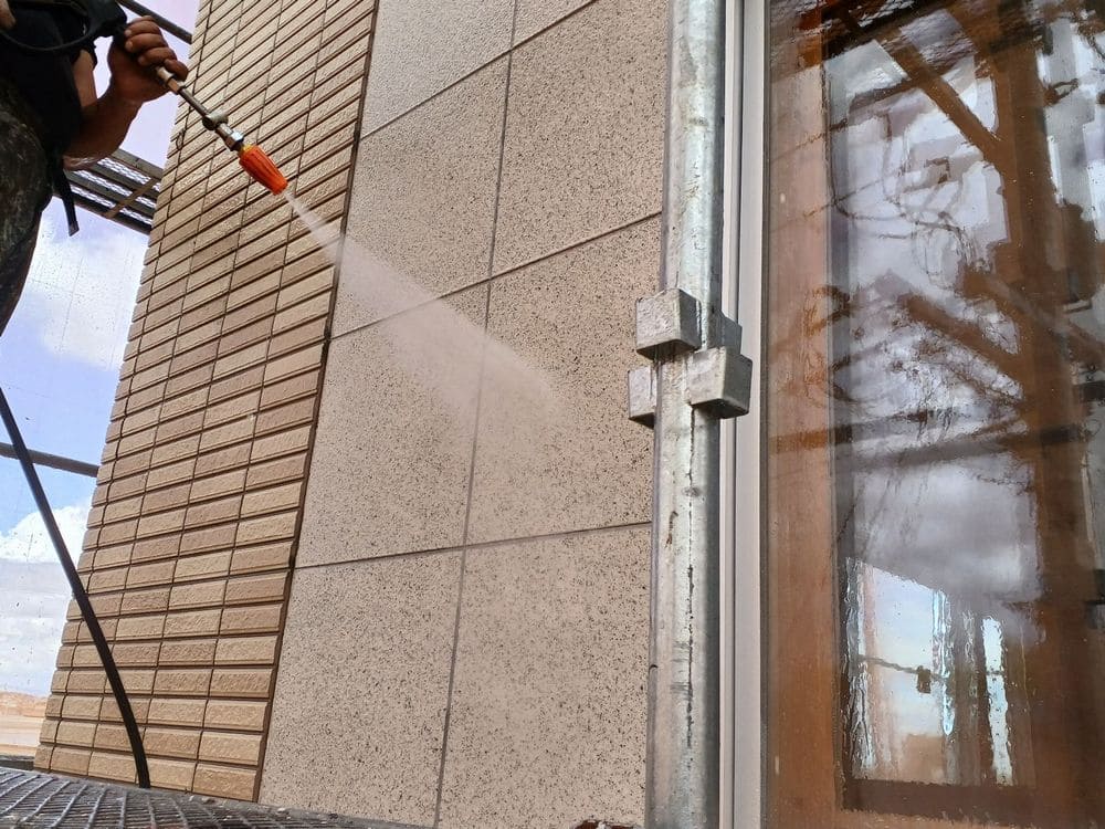 四日市市の外壁・屋根塗装をリペイント匠が施工した写真