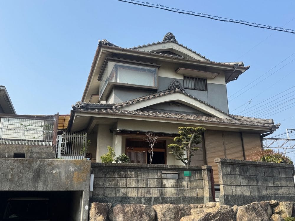 四日市市の外壁塗装をリペイント匠が施工した写真