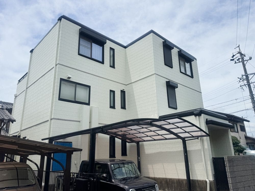 四日市市_H様_外壁全体2(施工後) 四日市市H様邸の外壁・屋根塗装の写真