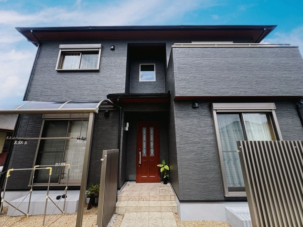 四日市市の外壁・屋根塗装をリペイント匠が施工した写真