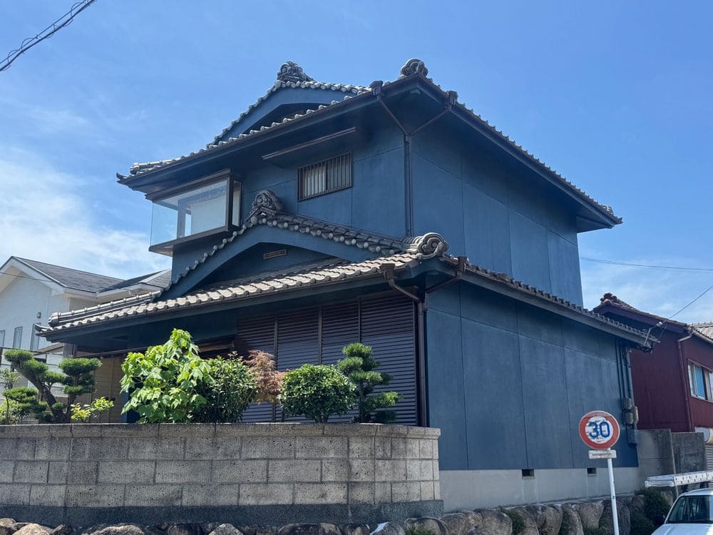 四日市市の外壁塗装をリペイント匠が施工した写真