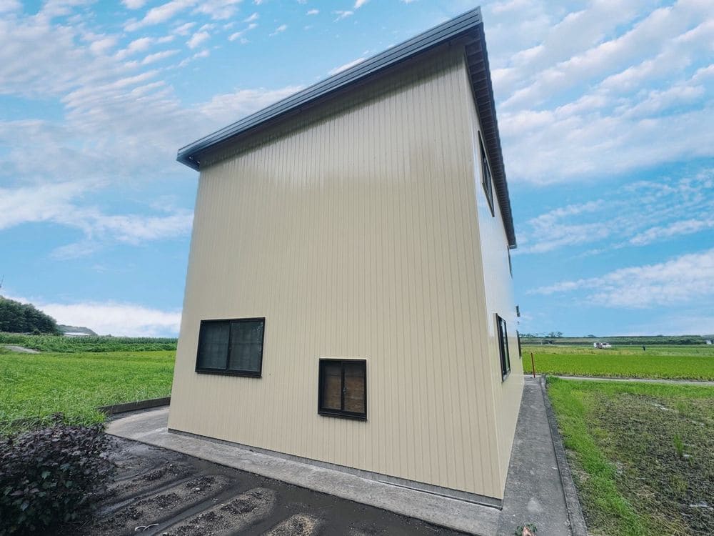 鈴鹿市_T様_施工後_外壁全体 (3) 鈴鹿市の外壁塗装、屋根塗装をリペイント匠が施工した写真