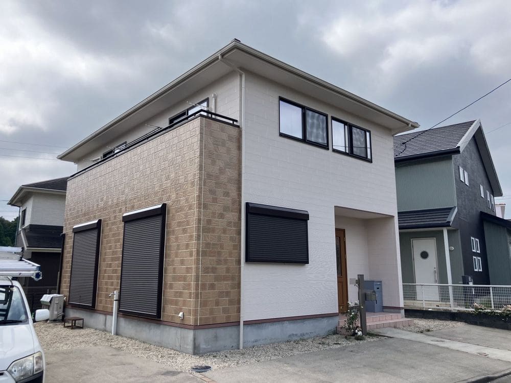 亀山Y様施工後_外壁全体② 亀山市の外壁塗装をリペイント匠が施工した写真