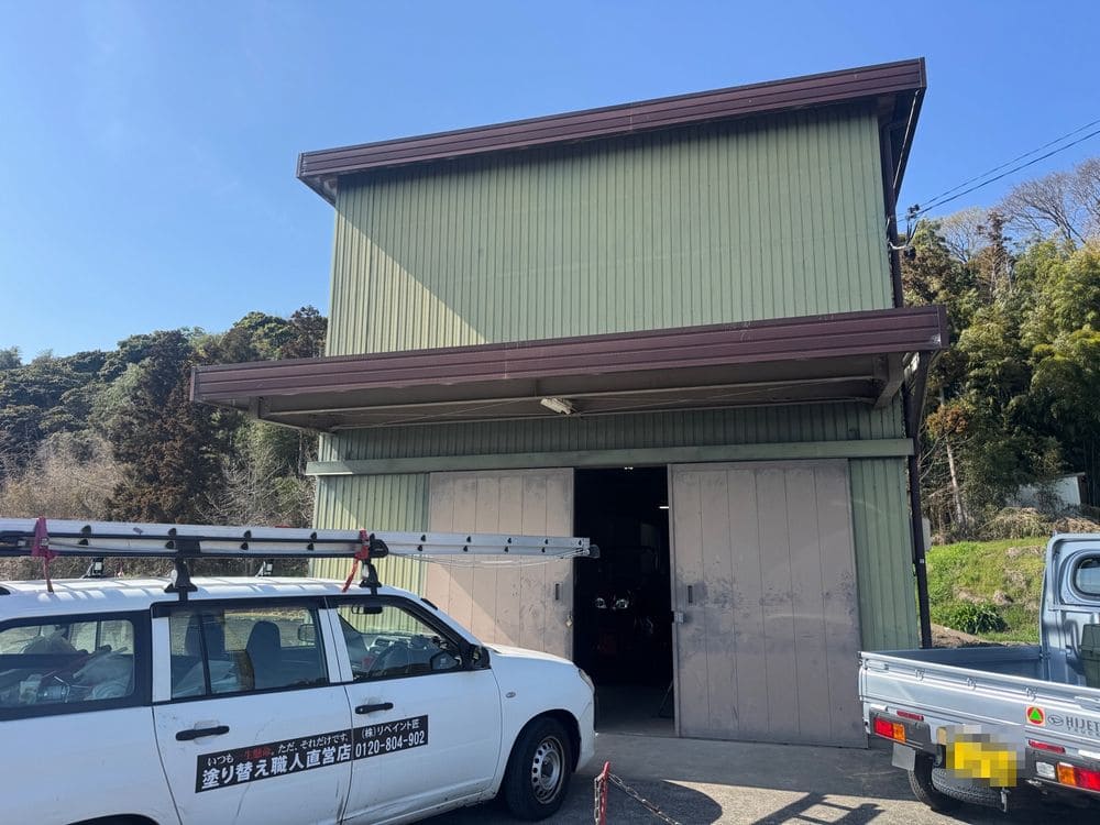 鈴鹿市_T様_施工前_外壁全体 鈴鹿市の外壁塗装、屋根塗装をリペイント匠が施工した写真