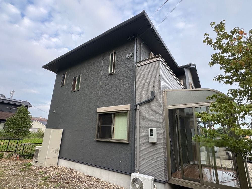 三重郡菰野町_N様_外壁塗装施工後_外壁全体 (2) 三重郡菰野町_N様_外壁塗装施工後_外壁全体 (2)