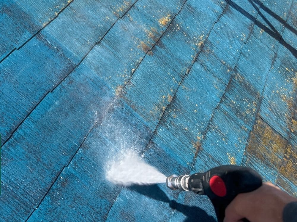 鈴鹿市_Y様_屋根全体_高圧洗浄 (2) 鈴鹿市_Y様_屋根塗装前_屋根洗浄